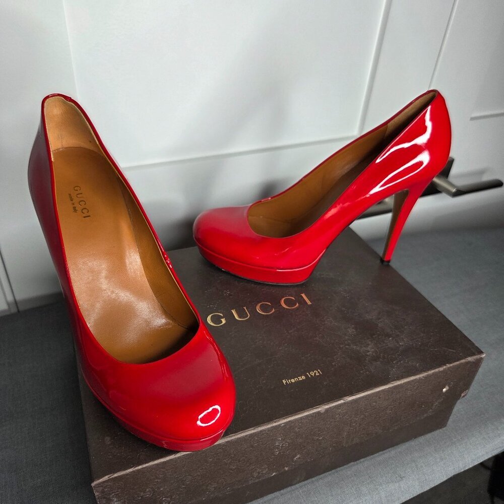 Women's Gucci Red Tabasco Vernice Patent Leather Heels - Size 39.5 w/ Box